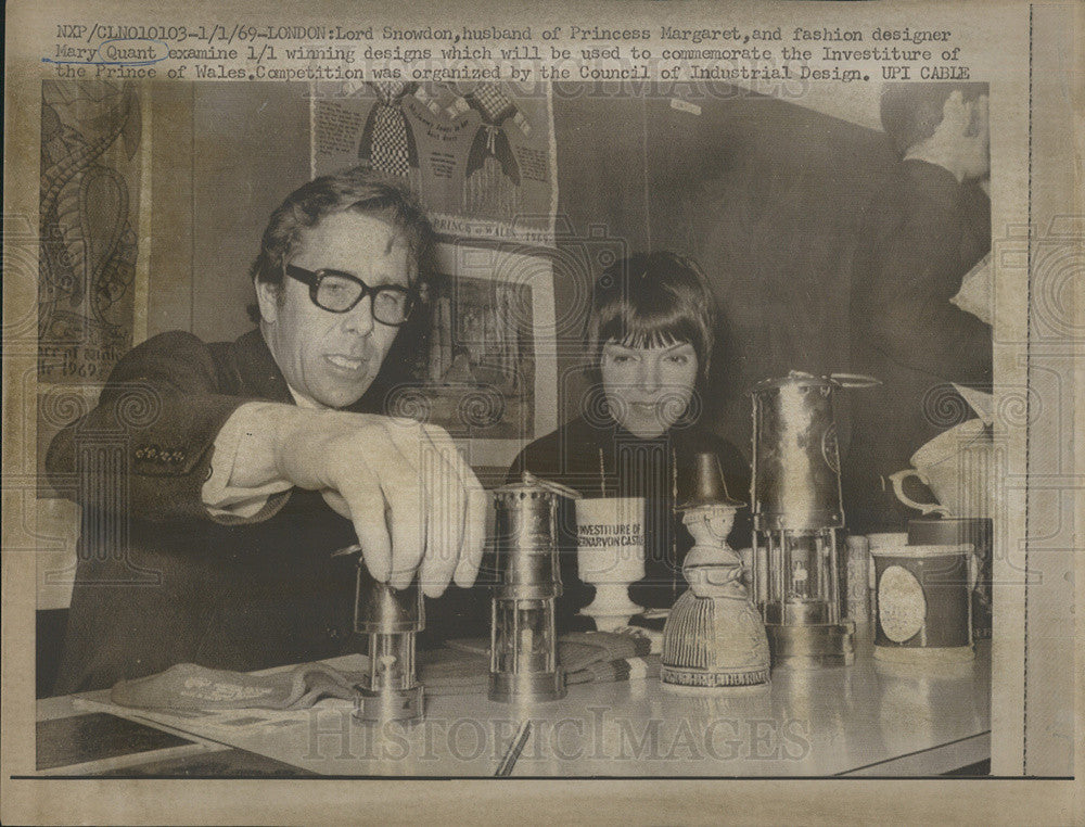 1969 Press Photo Lord Snowdon with fashion designer Mary Quant. - Historic Images