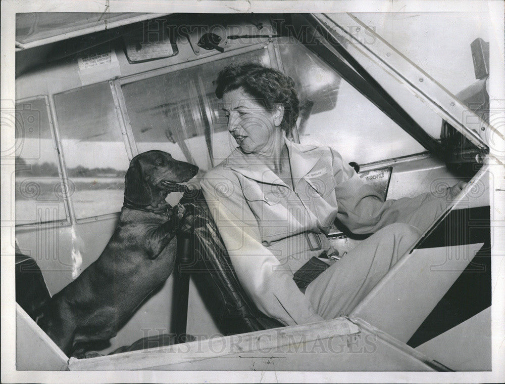 1957 Press Photo Mrs. Donald Quarles in cockpit of her plane - Historic Images