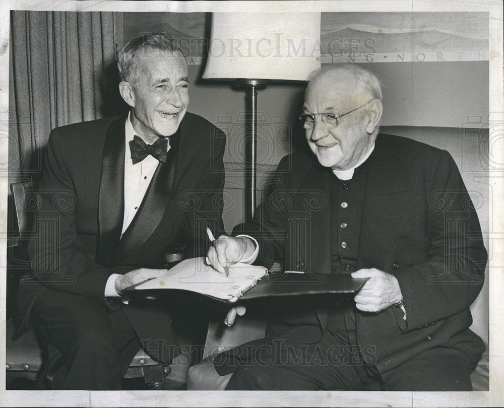 1956 Press Photo Frank Quinn Knights of Columbus Cardinal Stritch - Historic Images