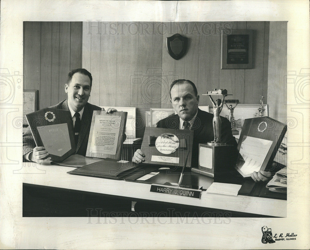 1960 Press Photo Architects display their plaques for their housing operations. - Historic Images