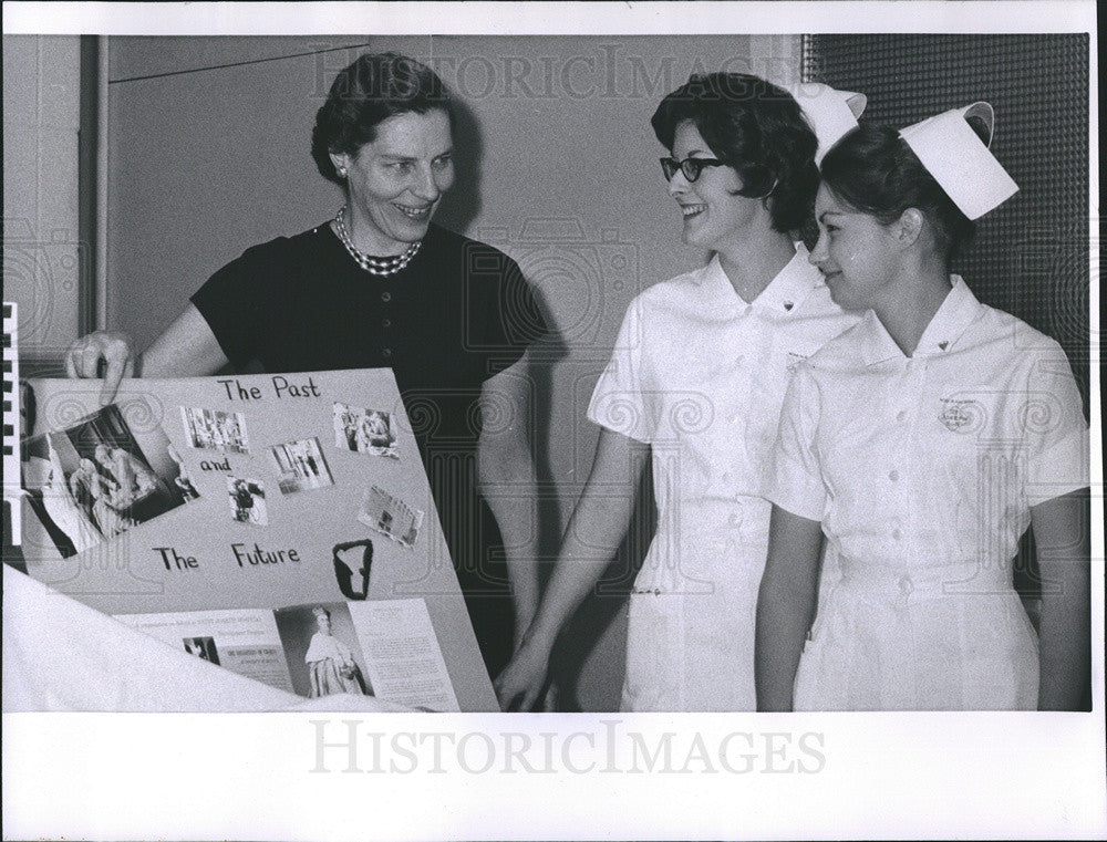 Press Photo Student of St Joseph&#39;s School of Nursing, Jean Quiglet Asst Director - Historic Images