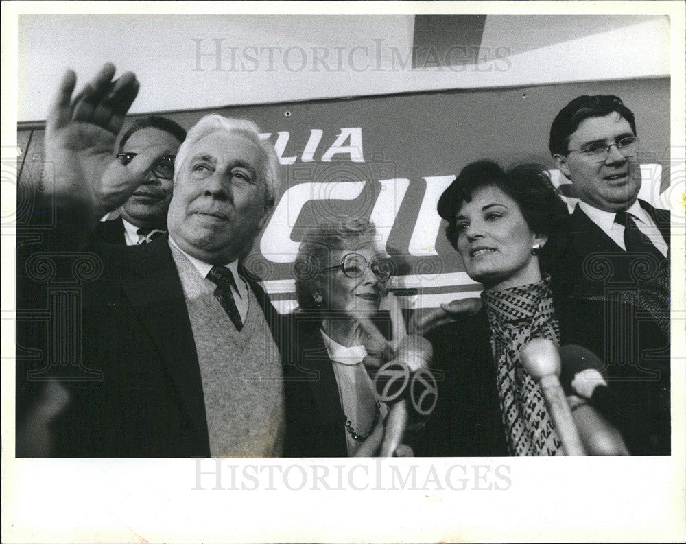 1988 Press Photo Aurelia Pucinski Wins Primary Cook County Circuit Court Clerk - Historic Images