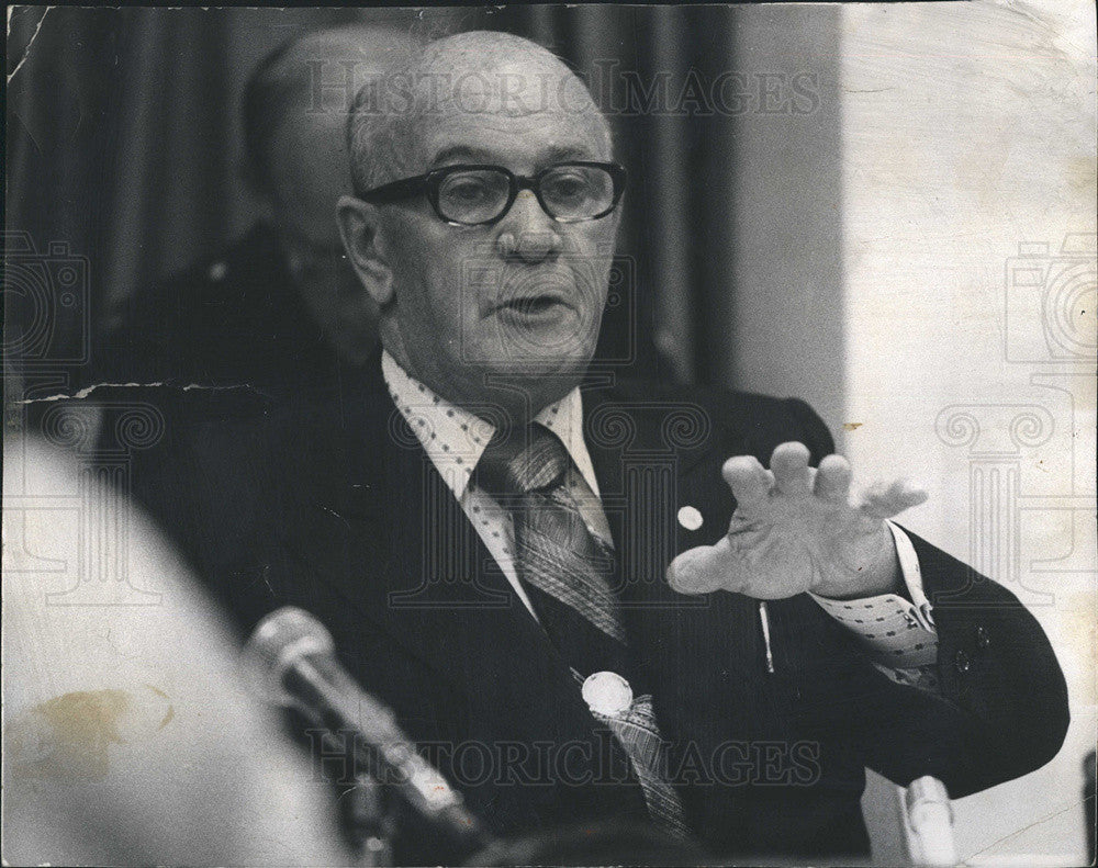 1973 Press Photo Fire Commissioner Robert J. Quinn Speaks On City Budget - Historic Images