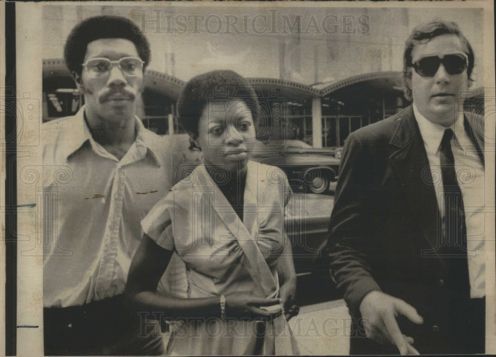 1975 Press Photo Joan Little arrives at court for the start of her murder trial - Historic Images