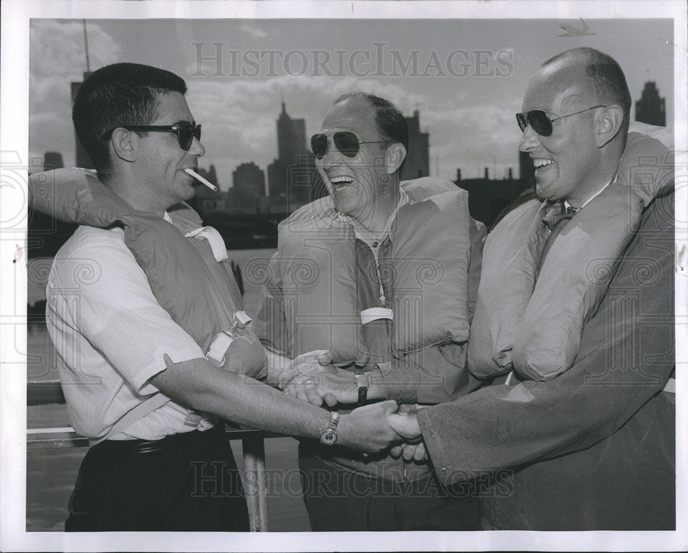 1962 Press Photo Mitch Slein, Jack Rager and George Hall rescued from sinking bo - Historic Images