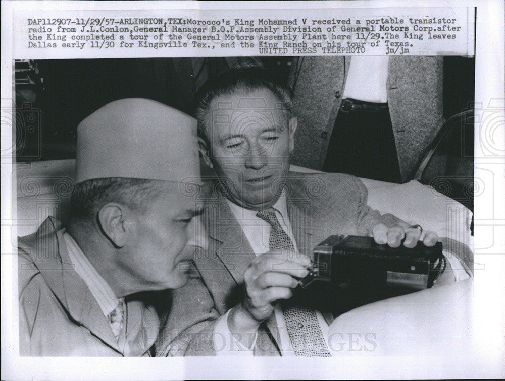 1957 Press Photo King Mohammed V Morocco at Radio Division of General Motors - Historic Images