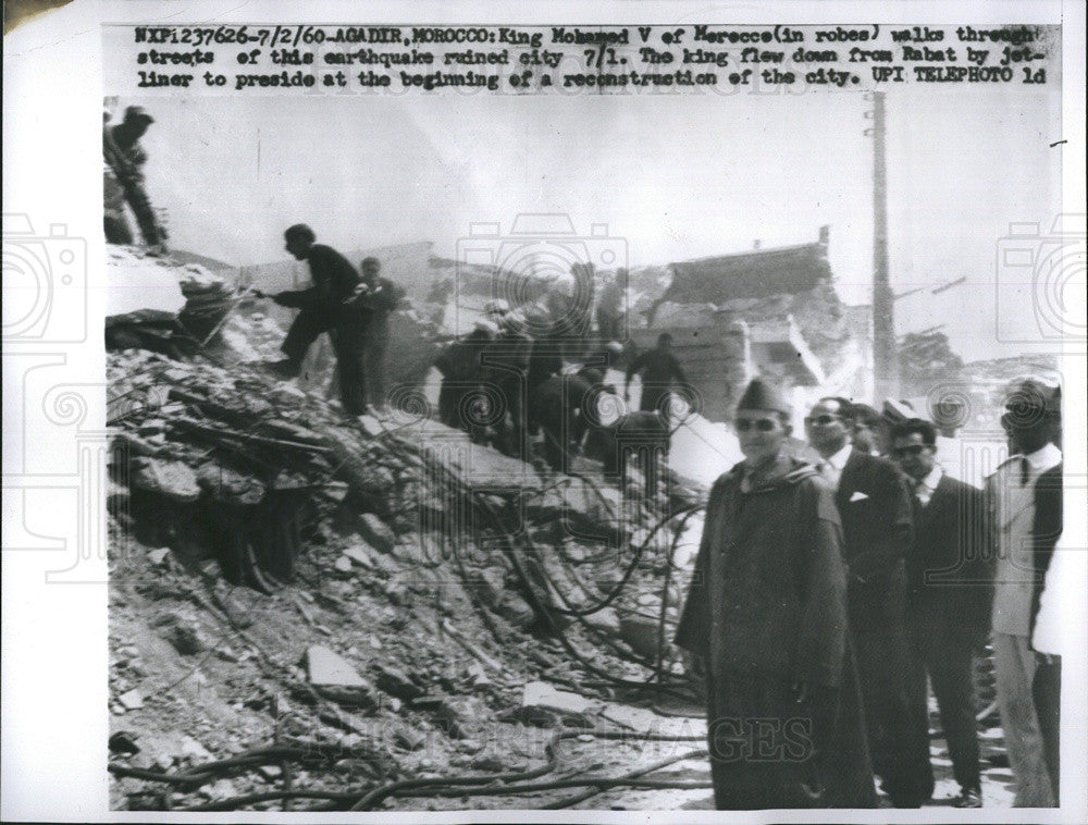 1960 Press Photo King Mohammed V of Morocco Surveying Earthquake Damage - Historic Images