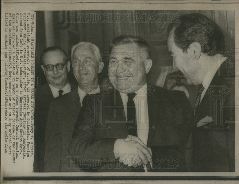 1966 Press Photo Oliver US Asst Sec of State &amp; Minister Arenales of Guatemala - Historic Images