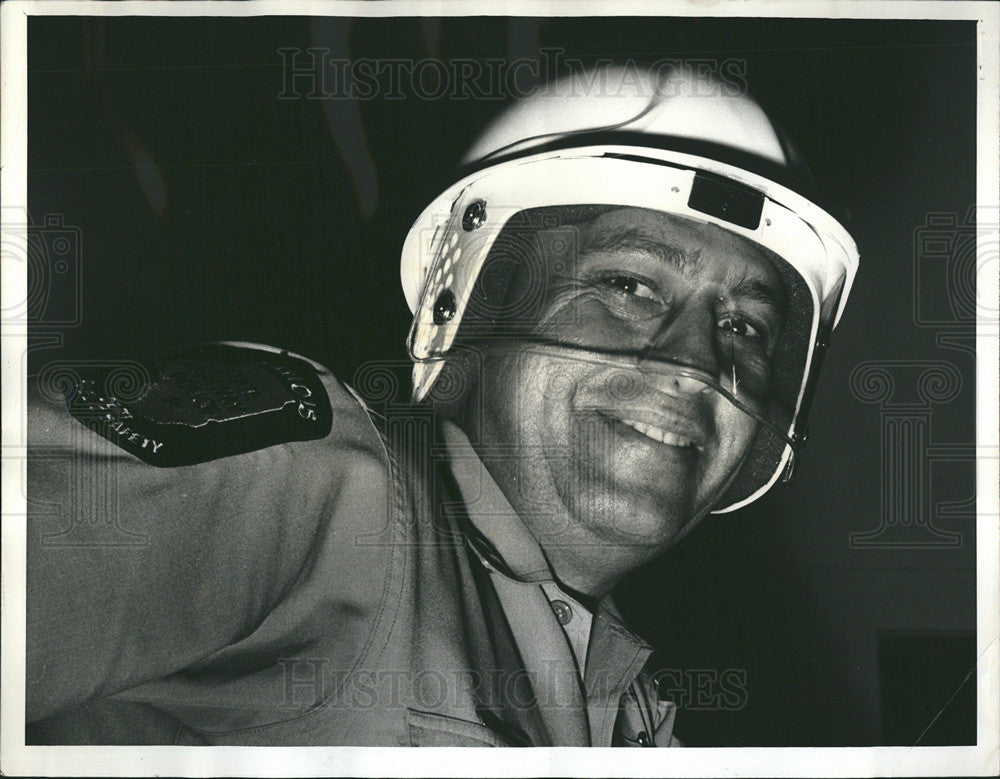 1964 Press Photo Illinois State Police Captain CW Oliver Jr - Historic Images