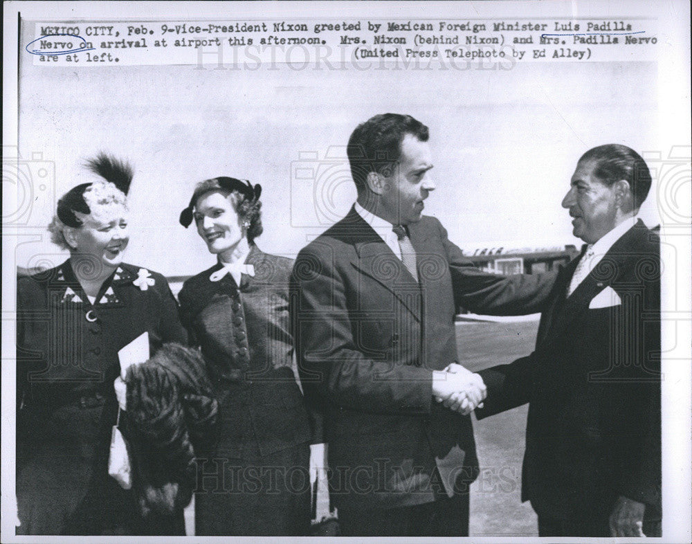 1955 Press Photo VP Nixon greeted by Mexican Foreign Minister Luis Padilla Nervo - Historic Images