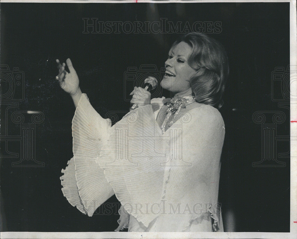 1975 Press Photo Traditional Pop Music Singer Patti Page At Chicago Empire Room - Historic Images