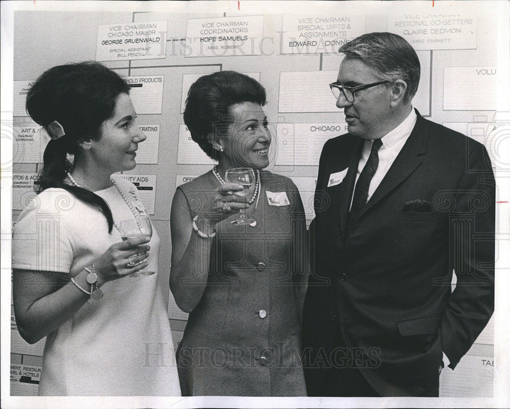 1968 Press Photo Mrs. James O&#39;Riley, Mrs. Morris Rotman, George Gruenwald - Historic Images