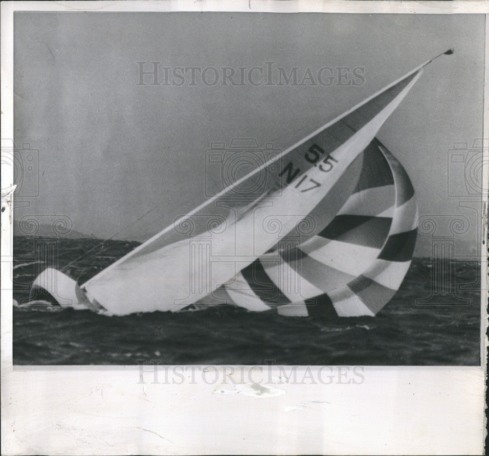 1961 Press Photo Yachts dips into waves because of stormy weather. - Historic Images