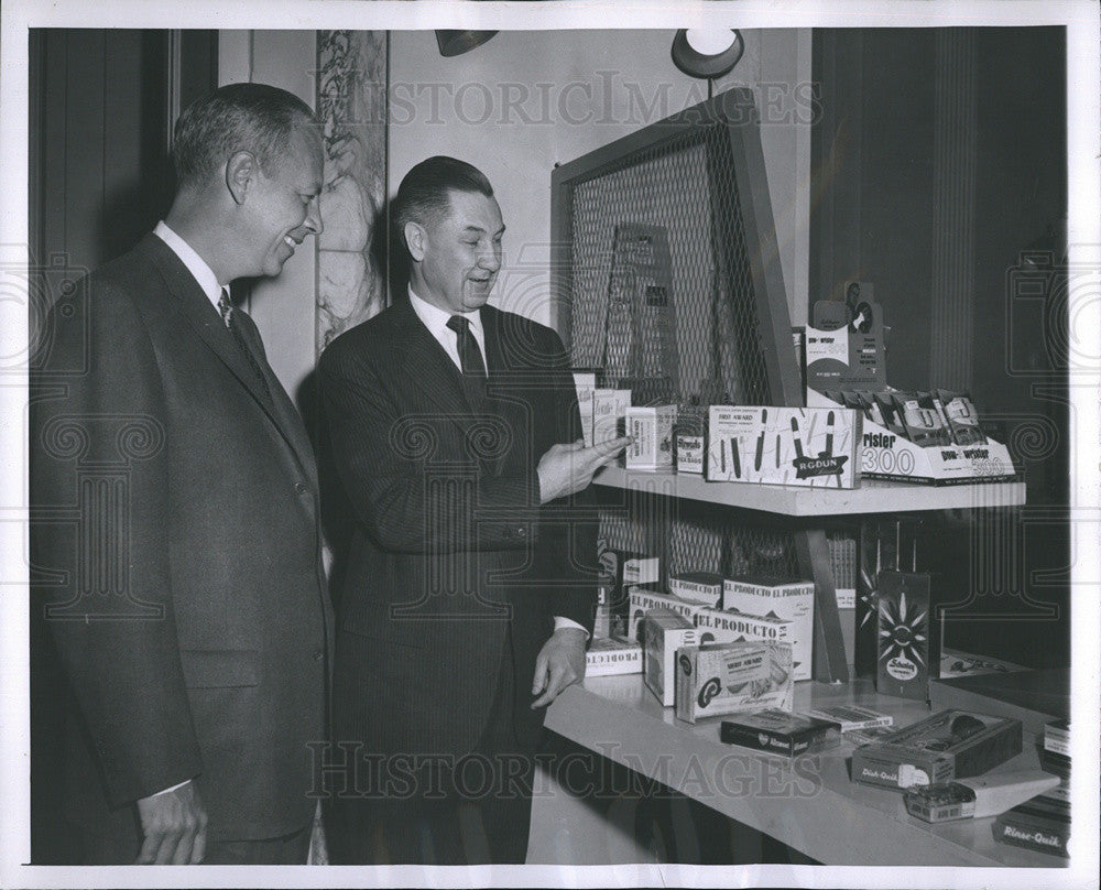 1958 Press Photo Businessmen James N. Andrews And Gustav Nordstrom Of Chicago - Historic Images