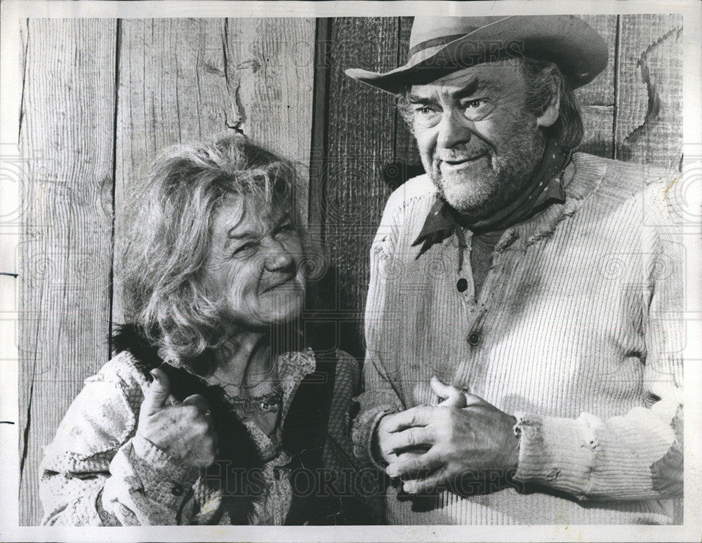 1973 Press Photo Jeanette Nolan In &quot;Dirty Sally&quot; Series With john McIntyre - Historic Images