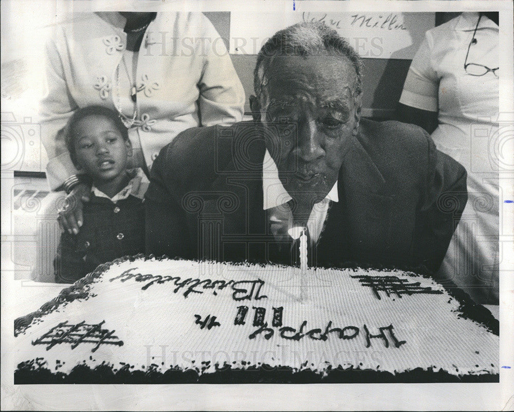 1976 Press Photo Chgo&#39;s Oldest John Miller Celebrates 111th Birthday At Hospital - Historic Images