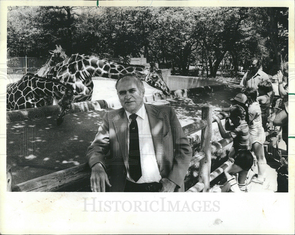1984 Press Photo Dr. George B. Rabb Director Of Brookfield, Illinois Zoo - Historic Images