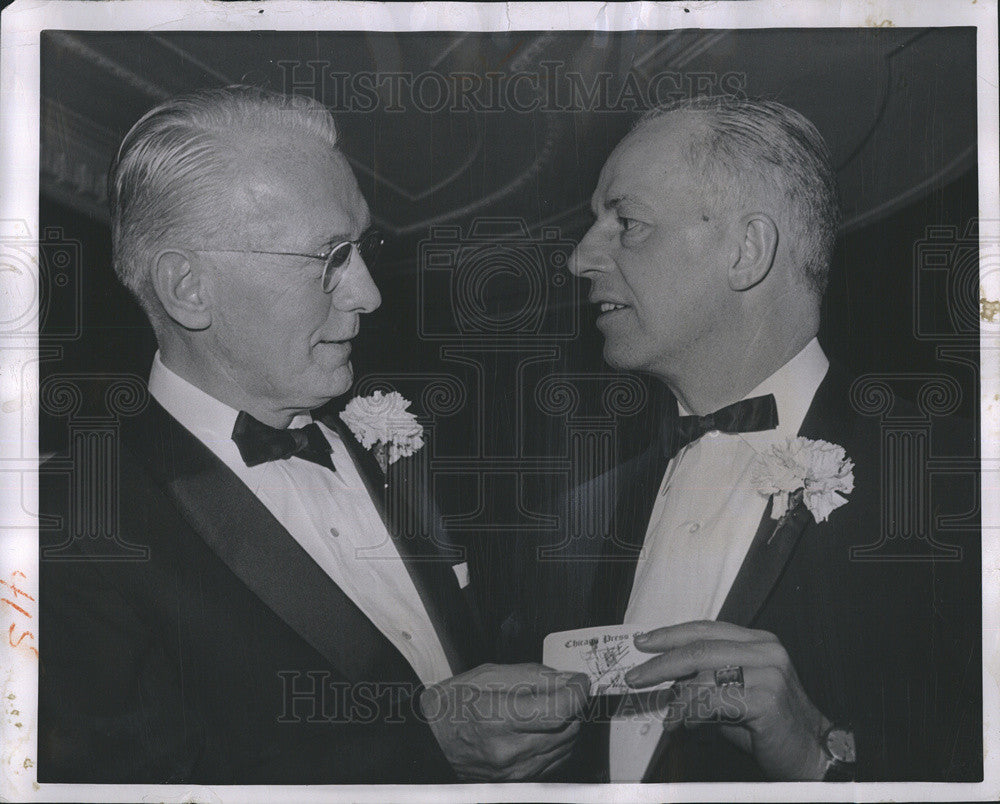 1960 Press Photo Everett Norlander Retired Daily News Editor With Wlvin Orton - Historic Images