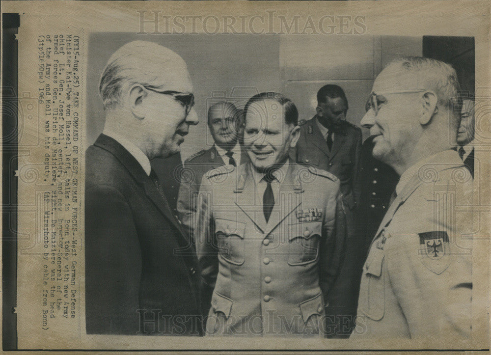 1966 Press Photo West German Defense Minister Kai-Uwe von Hassel,left - Historic Images
