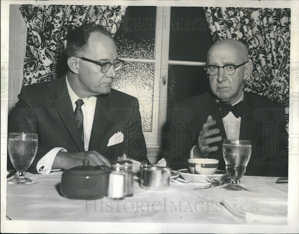 1960 Press Photo Henry L. Pitts And Raymond Moley At Union League Club Luncheon - Historic Images