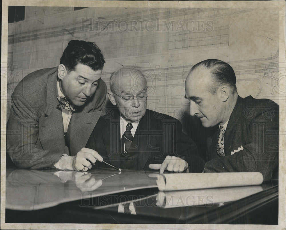 1950 Press Photo Discussion on Edens Parkway Super-Highway in Illinois - Historic Images