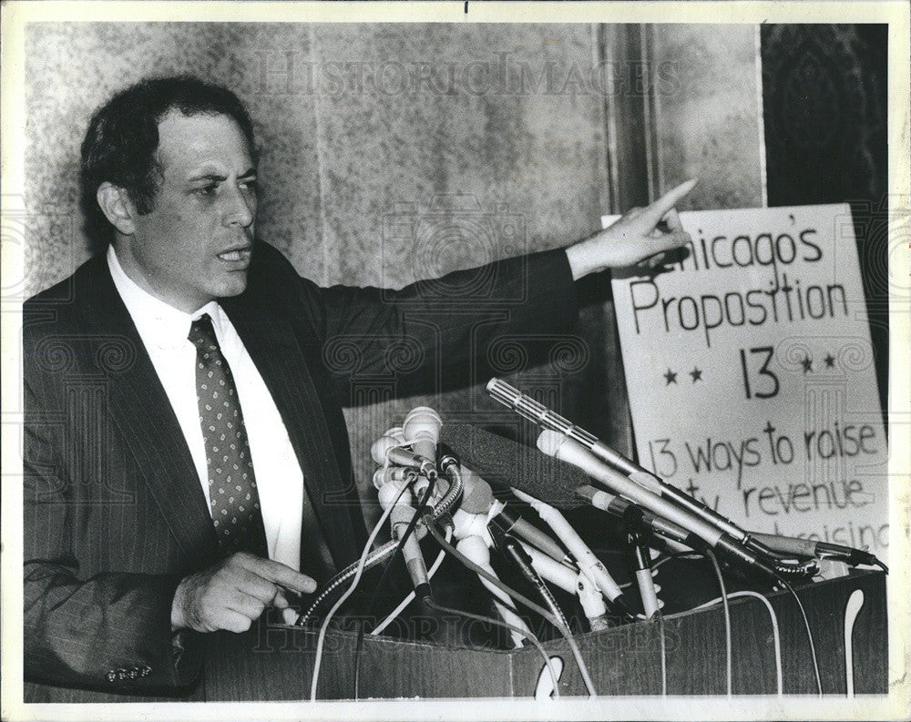 1987 Press Photo Patrick Quinn Former city revenue city director - Historic Images