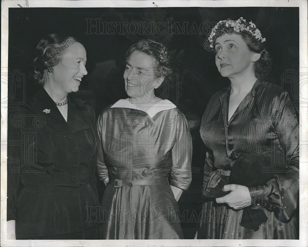 1953 Press Photo Mrs Augstine Bowe, Mrs James Herbert Michell Mrs James Stevenso - Historic Images