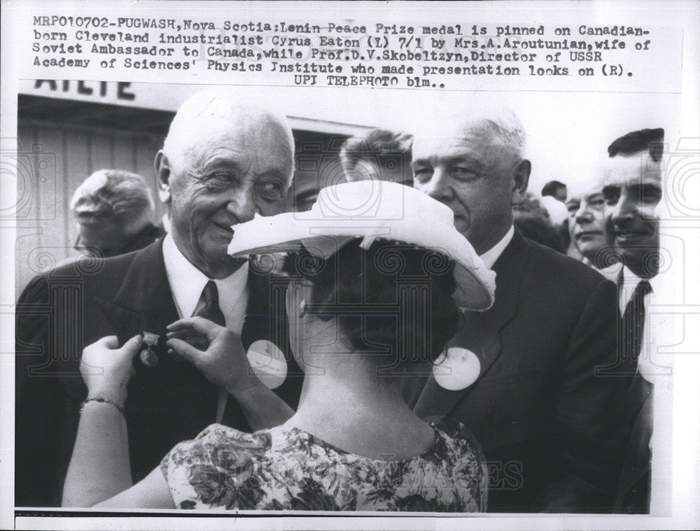 Press Photo of Cyrus Eaton getting the Lenin Peace Prize in Nova Scotia - Historic Images