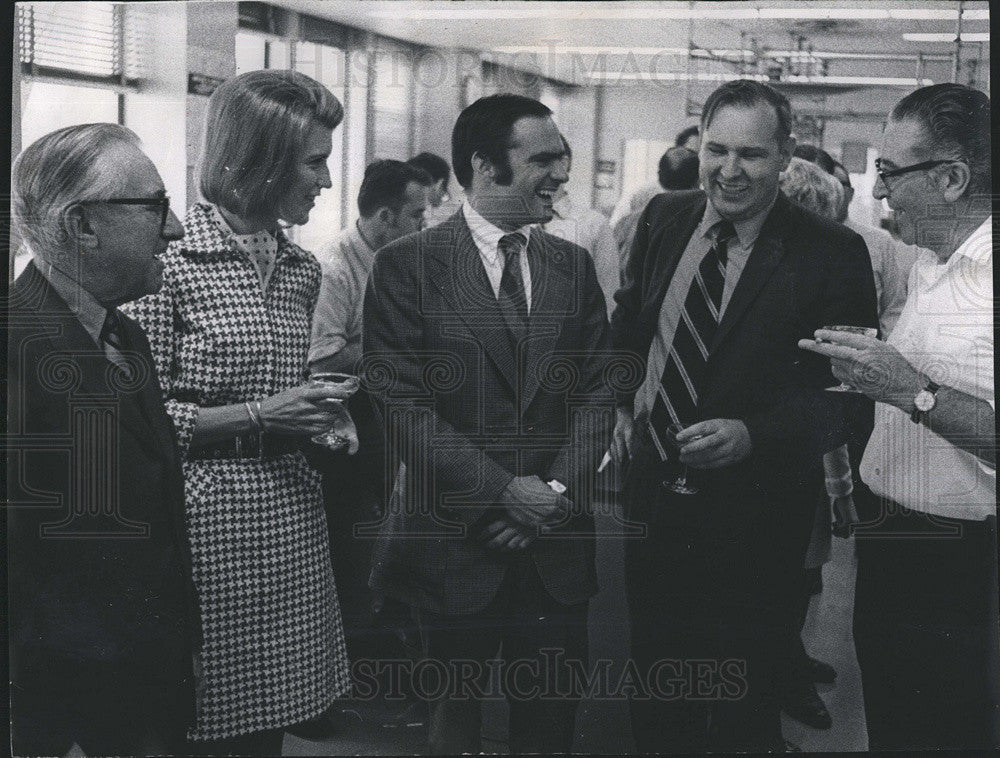 1970 Press Photo Pulitzer Prize Winner Wiliam J Eaton - Historic Images