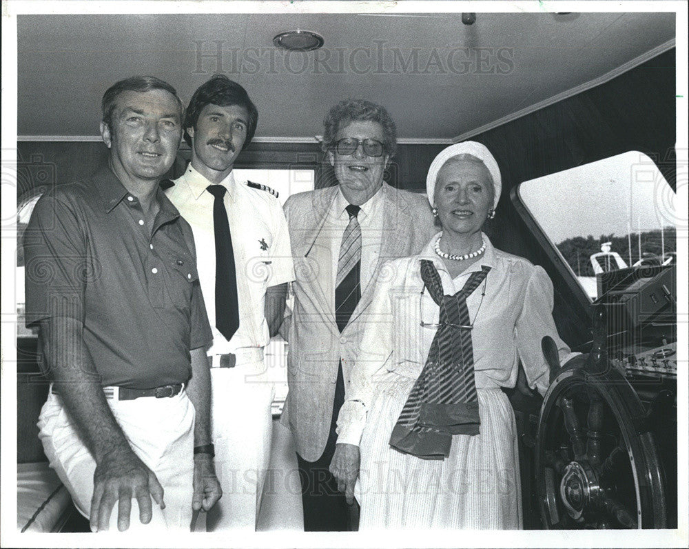 1982 Press Photo David And Evelyn Echols At Stars for Mental Health Ball Cruise - Historic Images