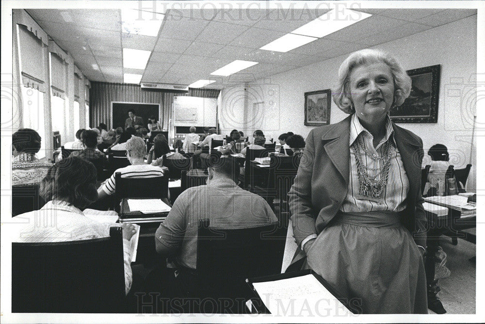 1977 Press Photo Evelyn Echols at International Travel Training School - Historic Images
