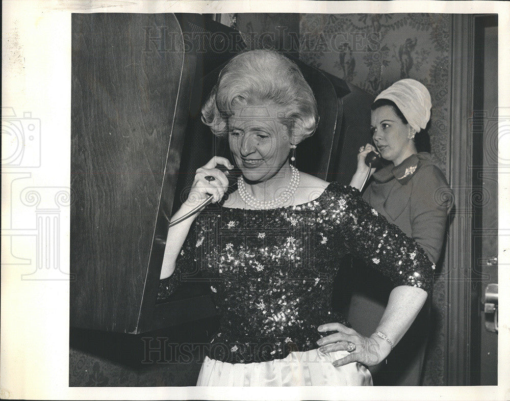 1965 Press Photo Mrs. David Echols and Mrs. Goldblatt Operation Snowball Party - Historic Images