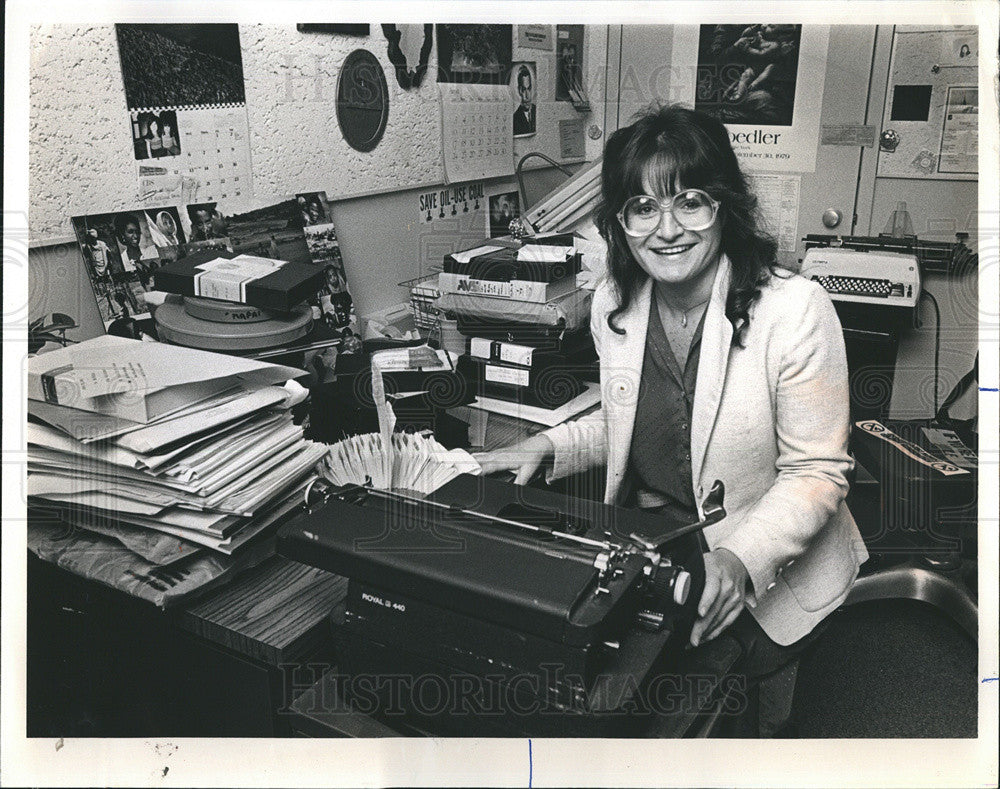 1980 Press Photo Producer Rose Economou TV Journalist Nieman Fellowship Video - Historic Images