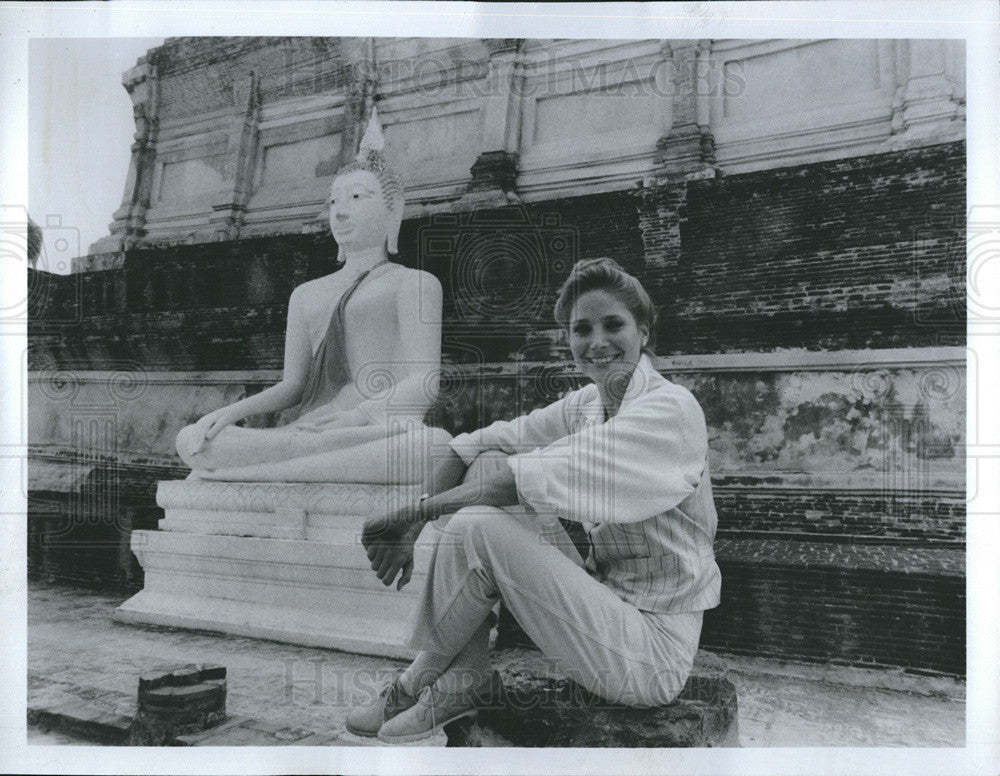 1985 Press Photo Deborah Raffin Stars At Lili&#39;s Mother In Lace II-IN Thailand - Historic Images