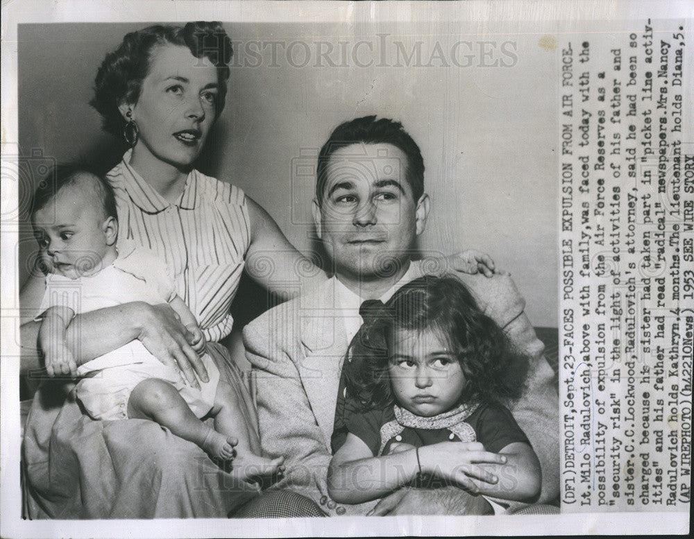 1953 Press Photo lt. Milo Radulvich face expulsion from Air Force - Historic Images