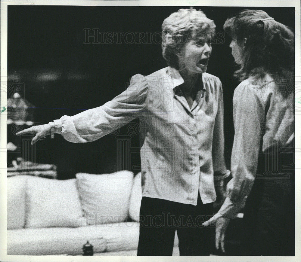 Press Photo Drury Lane Theatre Play Actresses Argument Scene - Historic Images