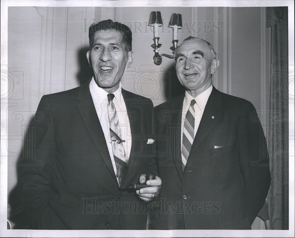 1958 Press Photo Senator Wayne Morse Of Oregon and Robert Nathan Guest Speakers - Historic Images