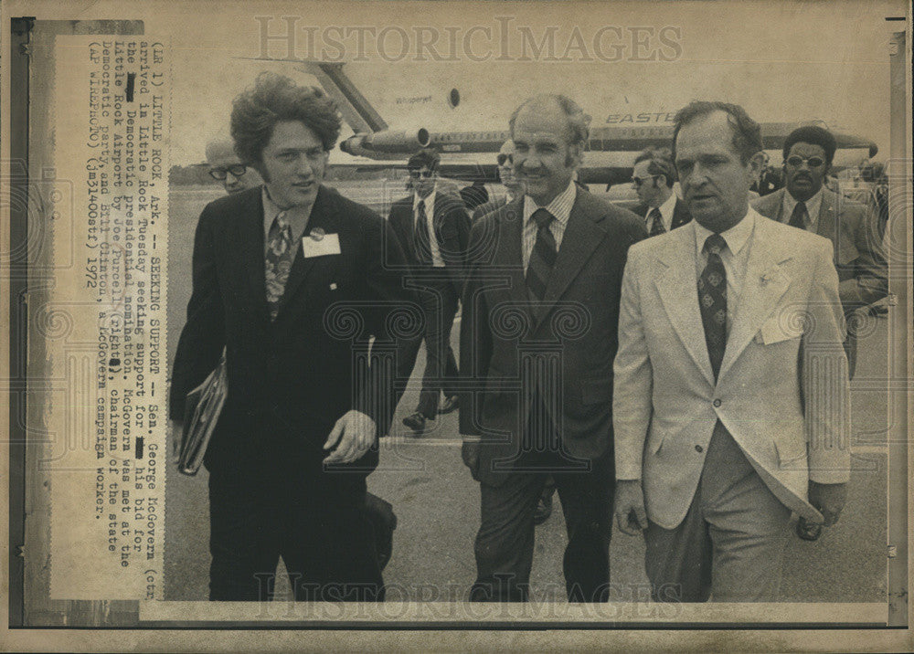 1972 Press Photo George Mc Govern arrives in Little Rock, seeking support - Historic Images