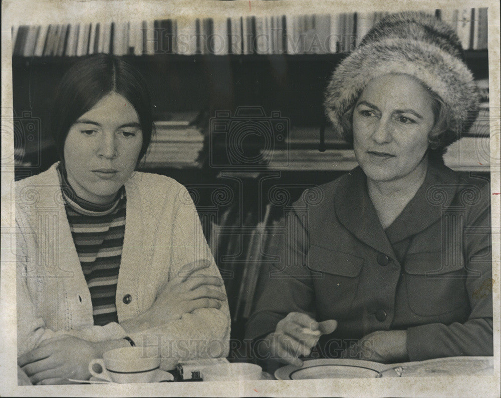 1968 Press Photo Lucy Montgomery &amp; Marjorie Kinsella - Jeannette Rankin Brigade - Historic Images