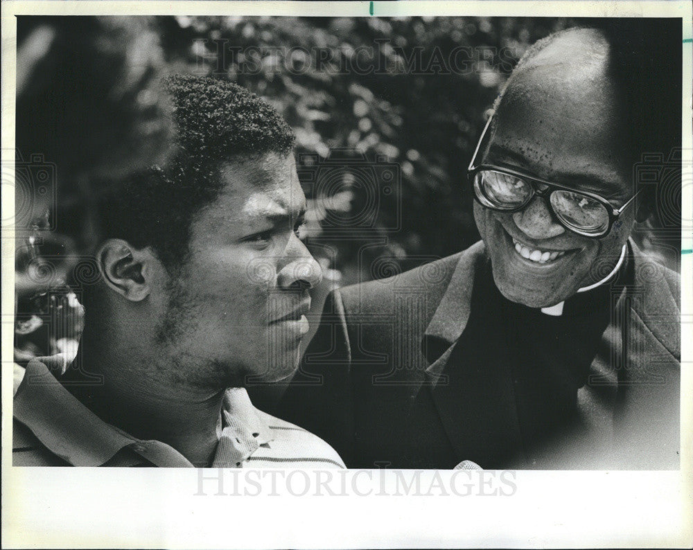 Fr. George Clements 1984 Press Photo Father George Clements Takes Custody Of Robber Anthon ...