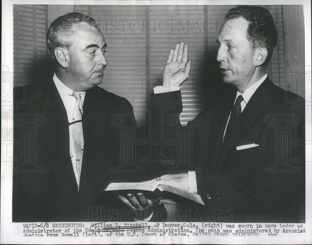 Press Photo William D. Mitchell being sworn in as Administrator of Small Defense - Historic Images