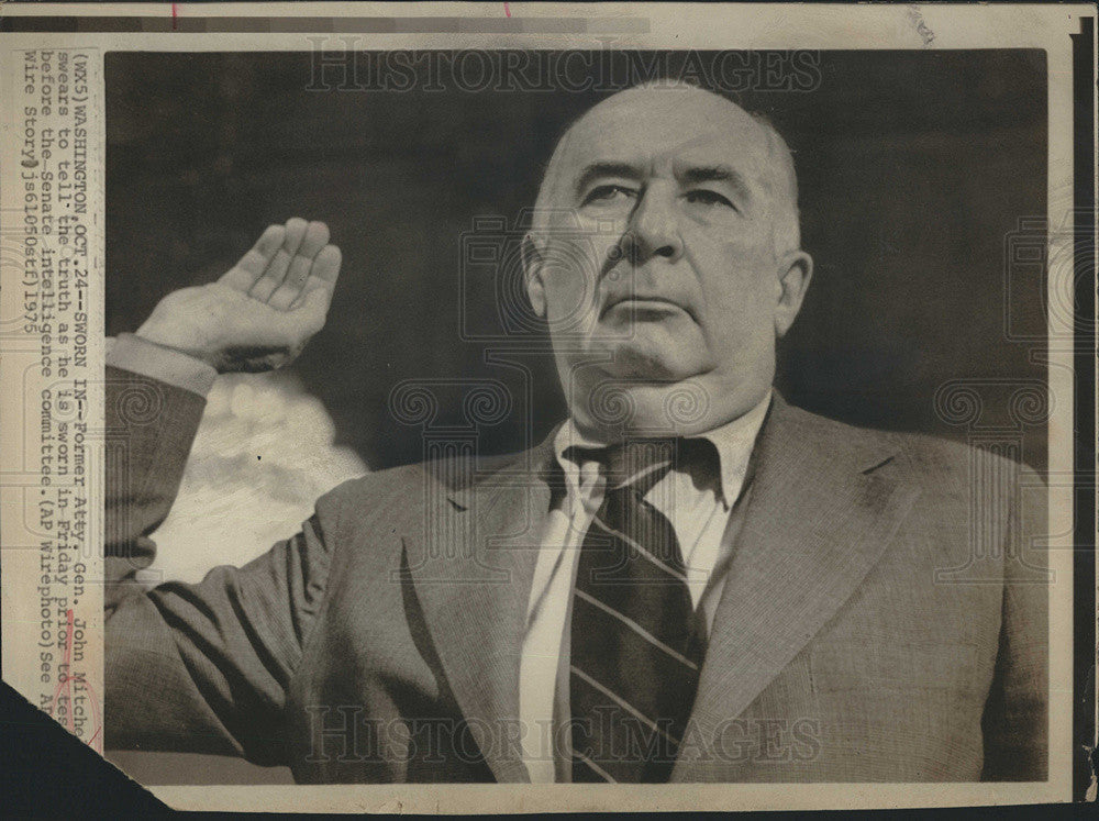 1975 Press Photo Former Attorney General John Mitchell Sworn In For Testimony - Historic Images