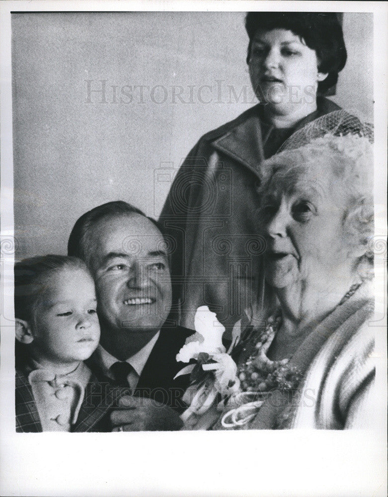 1966 Press Photo VP Hubert Humphrey and his family - Historic Images