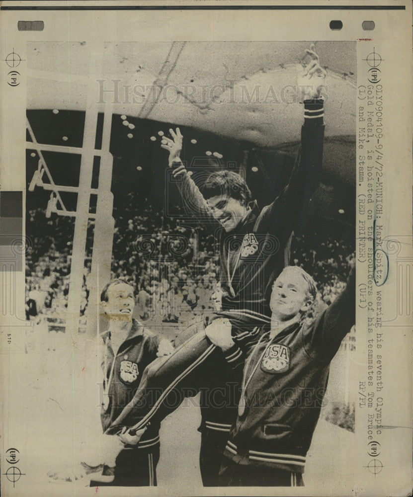 1972 Press Photo Mark Spitz with his seventh Olympic Gold Medal - Historic Images