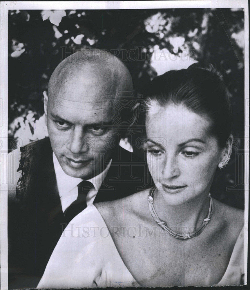 1960 Press Photo Actor Yul Brenner And Model Berta Kleiner Marry In Mexico City - Historic Images