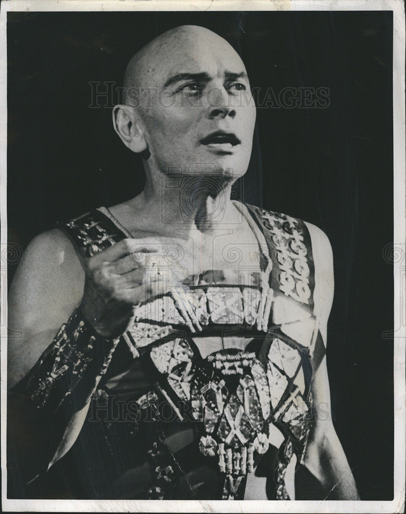 1975 Press Photo Yul Brynner stars in the musical &quot;Odyssey&quot; - Historic Images