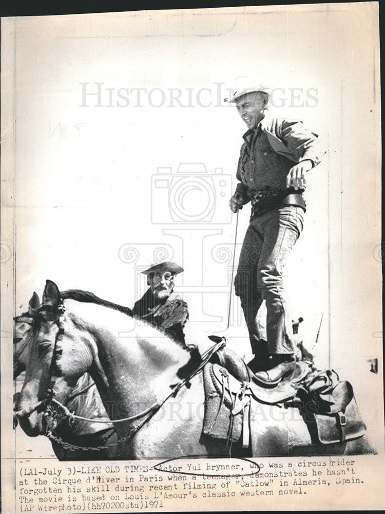 1971 Press Photo Yul Brynner filming &quot;Catlow.&quot; - Historic Images