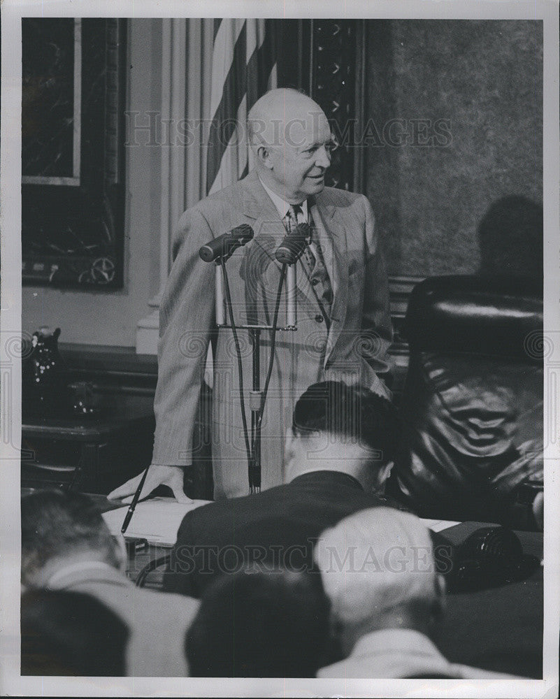 1958 Press Photo Mr Eisenhower Listens to Questions on Possible Move by Senators - Historic Images