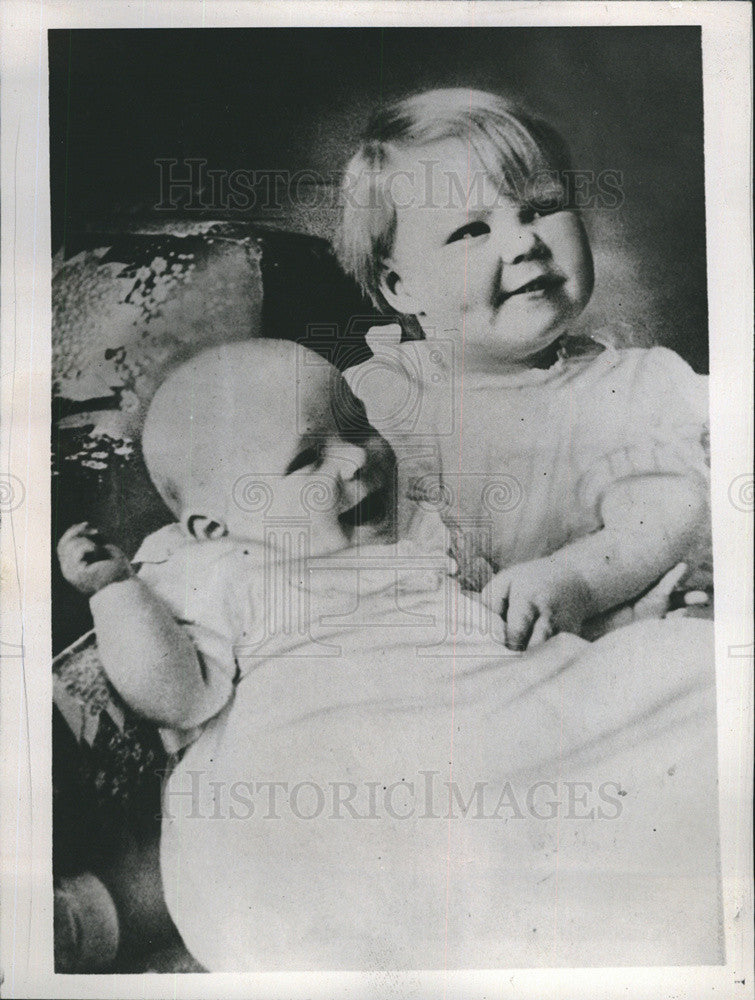 1940 Press Photo Princesses Beatrix &amp; Irene Of Holland - Historic Images