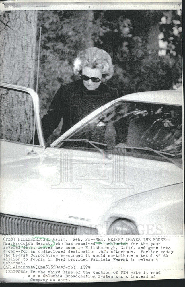 1974 Press Photo Mrs Randolph Hearst Mother of Kidnapped Patty Hearst - Historic Images